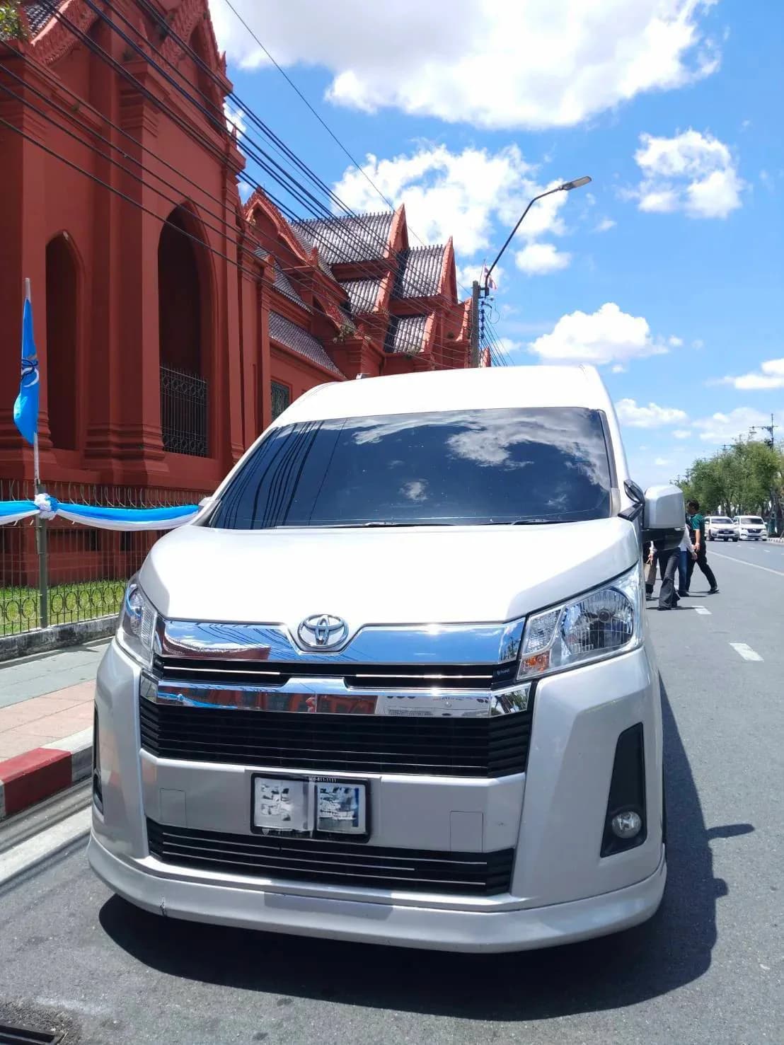Toyota Commuter VIP private car with driver